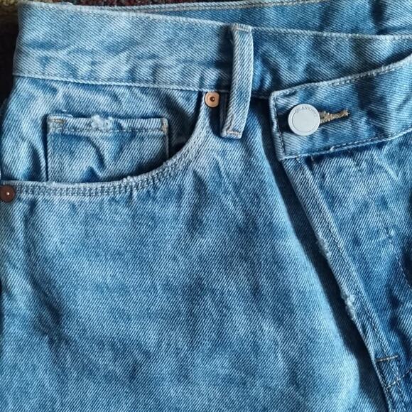 Blank NYC NWT Warren Overlap Asymmetric Button Fly Bermuda Denim Jean Shorts 30 - Picture 5 of 16